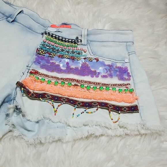 Lulumari Light Wash Embellished Jean Shorts - Picture 2 of 9